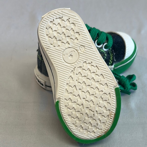 Twinkie-LIKE NEW Green and Black Sparkly Sneakers with Rubber Sole - Picture 7 of 8